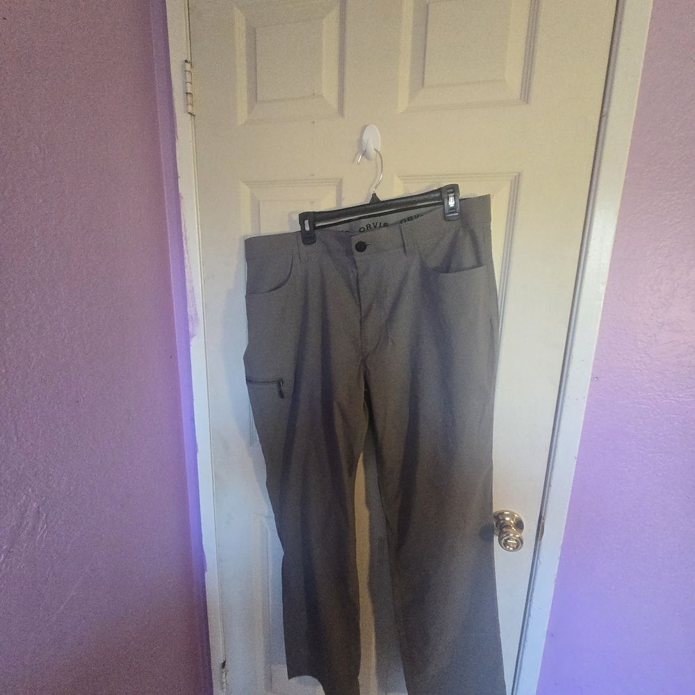 Orvis Men's Cargo Pants in Gray